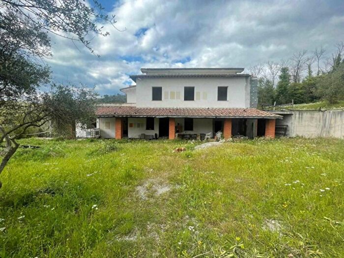 Casa con 6 locali in vendita in Via della Grotta Giusti, Grotta Giusti, Monsummano Terme