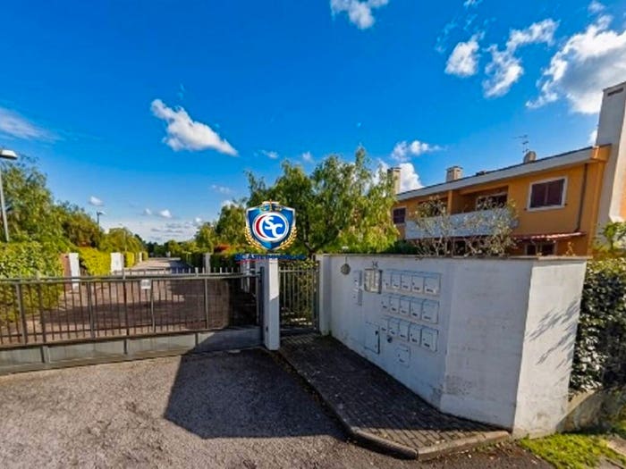 Casa quadrilocale in vendita in Via Salvatore Rosa, Centro, Fondi