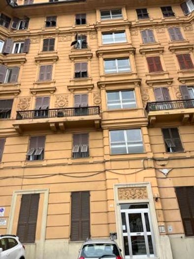 Appartamento con 6 locali in vendita in Via Antonio Pellegrini, Sampierdarena, Genova