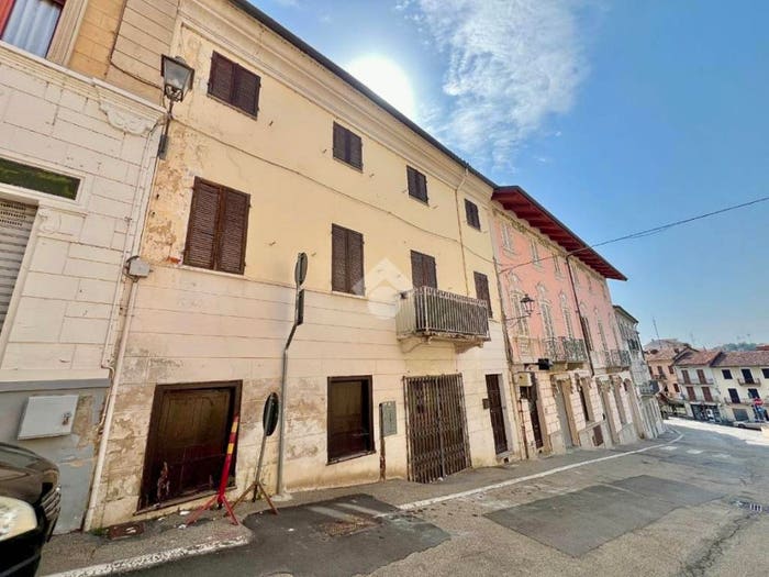 Casa quadrilocale in vendita in Via Umberto I, Centro, Castelnuovo Don Bosco