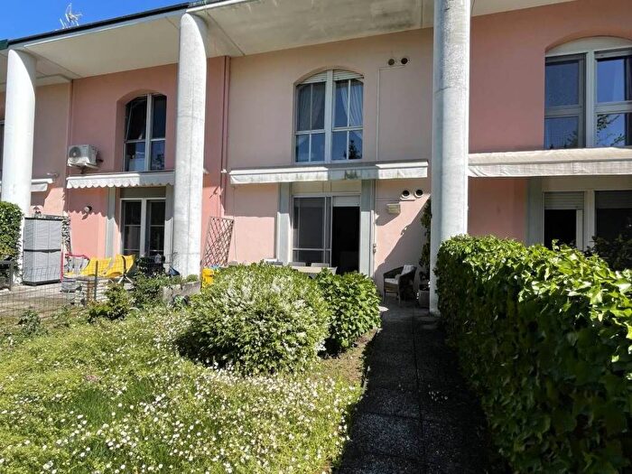 Casa quadrilocale in vendita in Torretta Martinetta San Grato, Lodi