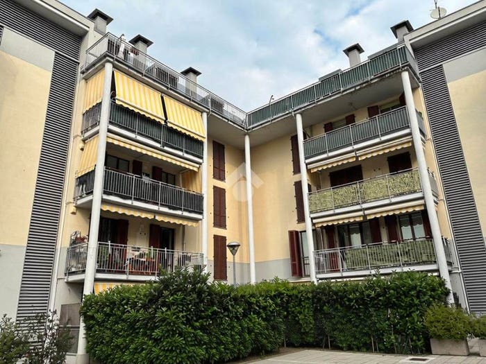 Appartamento bilocale in vendita in Via Corinna Bruni, Centro, Limbiate