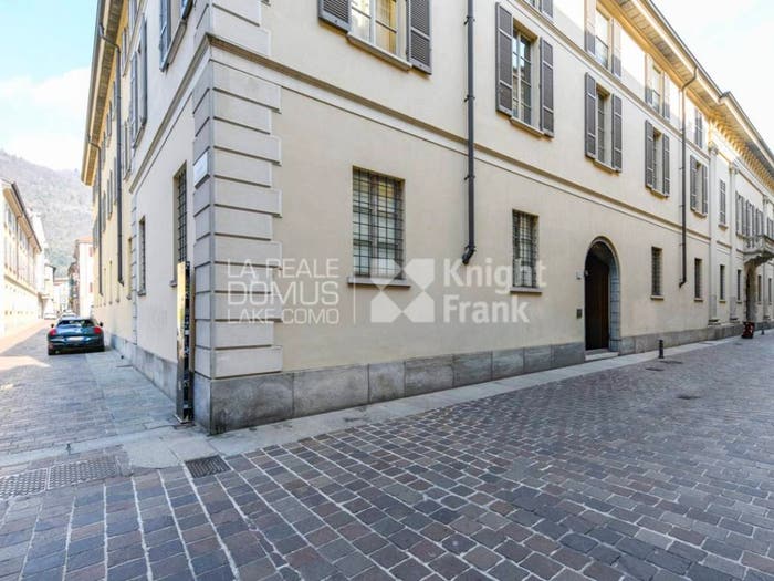 Appartamento con 6 locali in vendita in Via Alessandro Volta, Centro Storico, Como