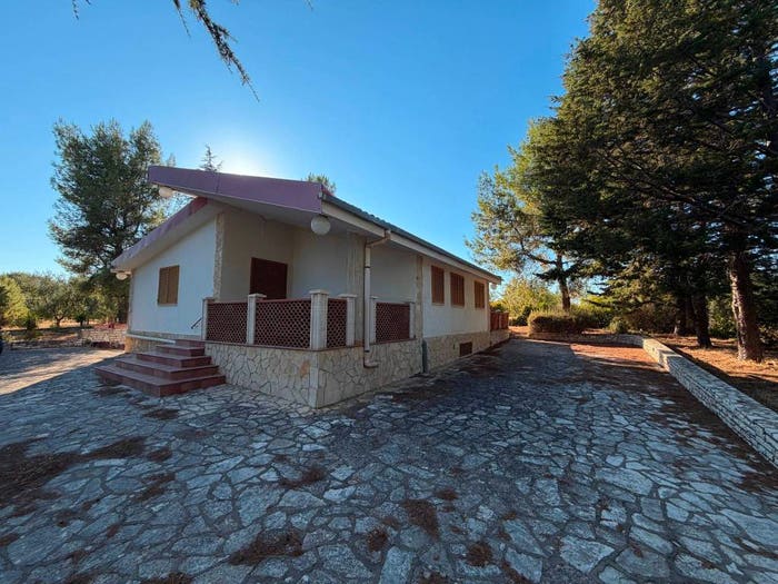 Casa quadrilocale in vendita in Viale Posta Milella, Montegrosso Boschetto, Andria
