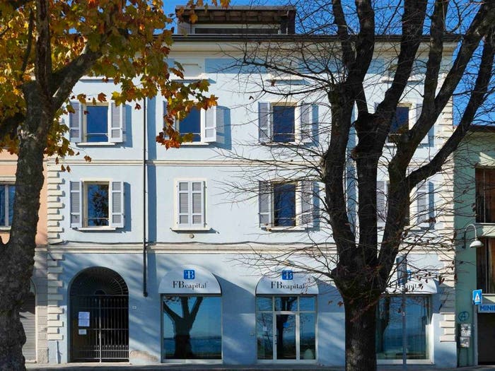 Appartamento trilocale in vendita in Lungolago Cesare Battisti, Desenzanino, Desenzano del Garda