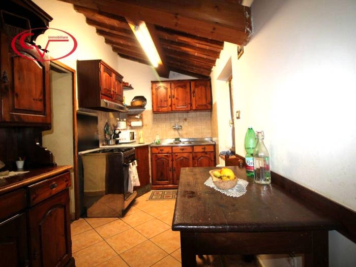 Casa con 6 locali in vendita in Località Poggio ai Venti, Cavriglia