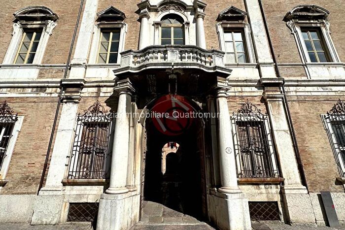 Appartamento con 6 locali in vendita in CORSO GIACOMO MATTEOTTI, Centro Storico, Fano