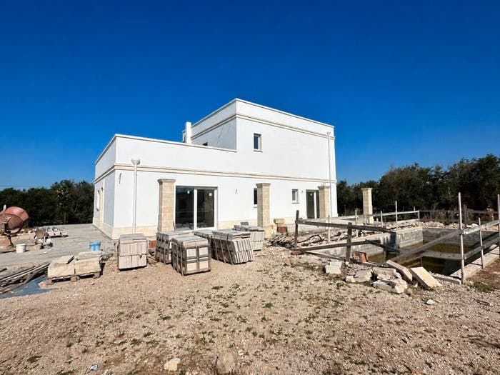 Casa con 6 locali in vendita in MATTERI SNC, Oria