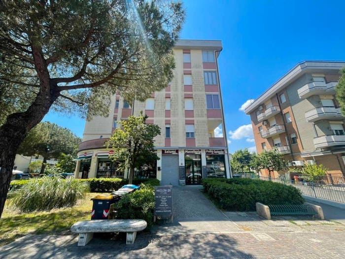 Appartamento quadrilocale in vendita in Viale Publio Virgilio Marone, Lido Adriano Lido di Dante, Ravenna