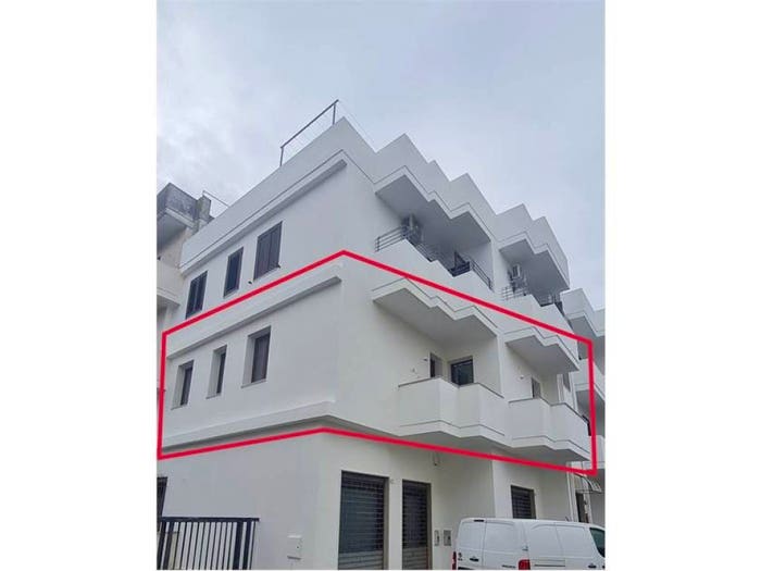 Appartamento con 6 locali in vendita in Via Guglielmo Marconi, Collepasso