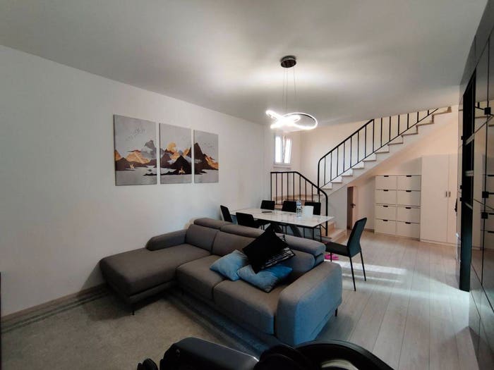 Appartamento con 5 locali in vendita in Via della Costituzione, Città, Montevarchi