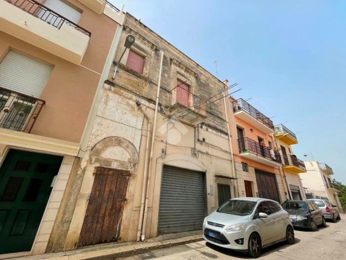 Appartamento bilocale in vendita in Via Giulio Cesare, Centro, Canosa di Puglia