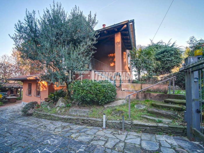 Casa con 5 locali in vendita in Via Cesare Battisti, Centro, Daverio