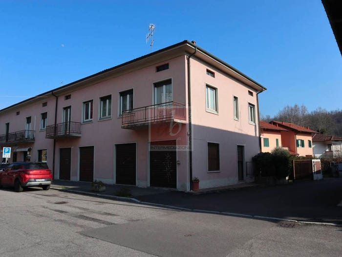 Casa con 6 locali in vendita in Via Guglielmo Marconi, Centro, Cittiglio