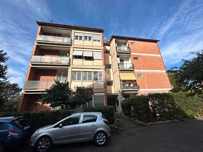 Appartamento trilocale in vendita in Via Antonio Abetti, Cecchignola Giuliano Dalmata, Roma