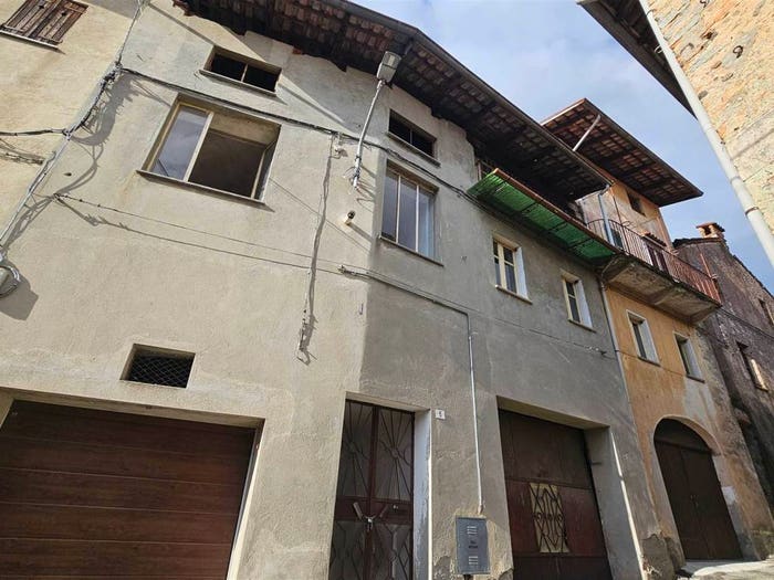 Casa quadrilocale in vendita in Brusnengo
