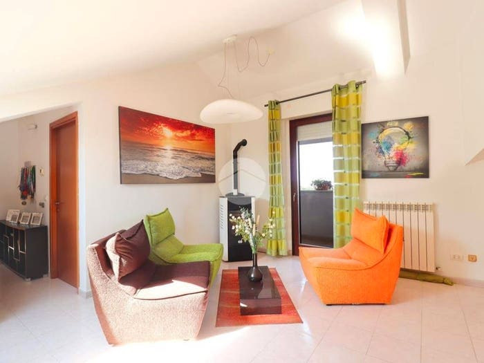 Appartamento trilocale in vendita in Via Valle Paro, Torrevecchia, Torrevecchia Teatina