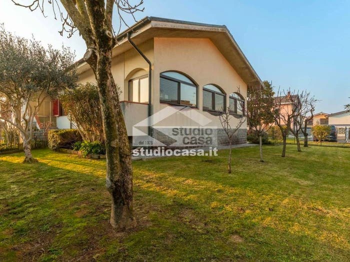 Casa con 5 locali in vendita in VIA PINTURICCHIO, Mombretto, Mediglia