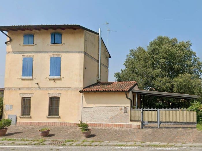 Casa con 6 locali in vendita in Viale Santa Maria della Croce, Semicentro, Crema