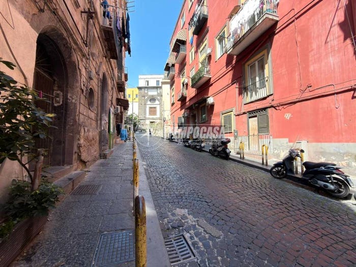 Appartamento monolocale in vendita in Via Francesco Girardi, Quartieri Spagnoli, Napoli