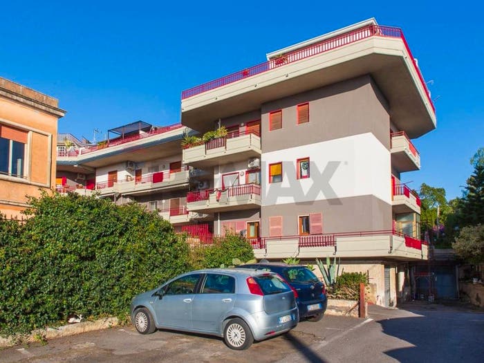 Appartamento trilocale in vendita in Via Firenze, Cannizzaro, Aci Castello