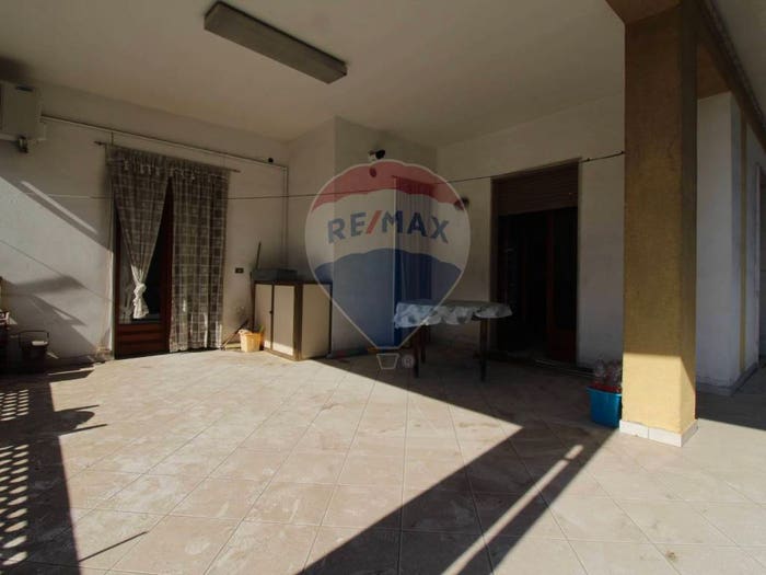 Appartamento con 5 locali in vendita in Via San Nicolò, Centro, Misterbianco