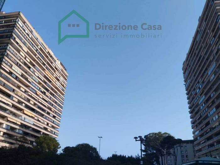 Appartamento trilocale in vendita in Via Taddeo Da Sessa, Centro Direzionale, Napoli
