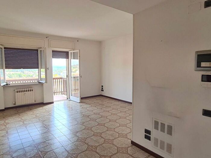 Appartamento con 5 locali in vendita in Via Antonio Gramsci, Chiugiana La Commenda, Corciano