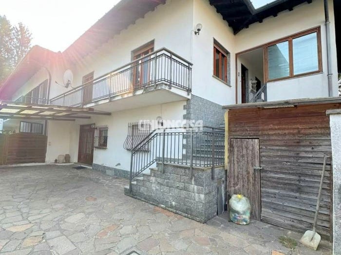 Casa trilocale in vendita in Via Alessandro Manzoni, Solbiate con Cagno