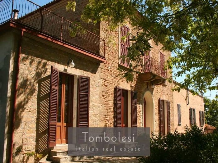 Casa con 6 locali in vendita in SP SNC, Centro, Pergola