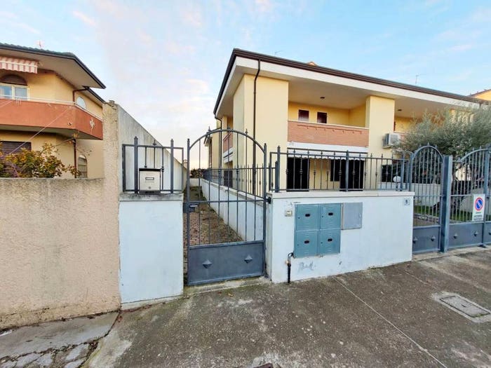 Casa trilocale in vendita in Via Rimini, Lido degli Estensi, Comacchio