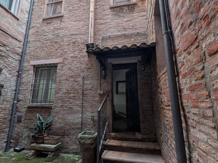 Appartamento bilocale in vendita in Via Vignatagliata, Centro Storico, Ferrara