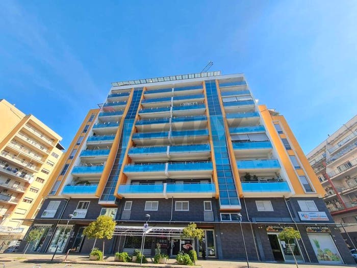 Appartamento trilocale in vendita in viale Giacomo Mancini, Mancini, Cosenza