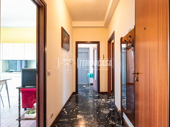 Appartamento trilocale in vendita in Via Piave, Centro, Arosio