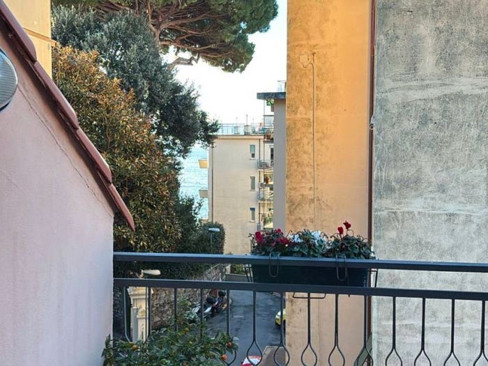 Casa con 6 locali in vendita in Via Tancredi Marchisio, Quinto, Genova