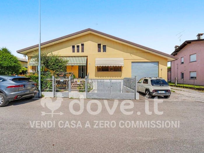Casa quadrilocale in vendita in Via del Boschetto, Centro, Porcia