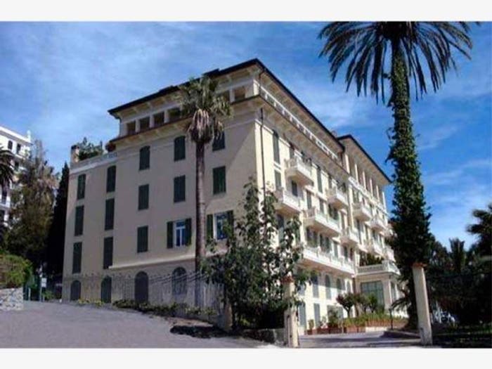 Appartamento trilocale in vendita in Via Romana, Bordighera
