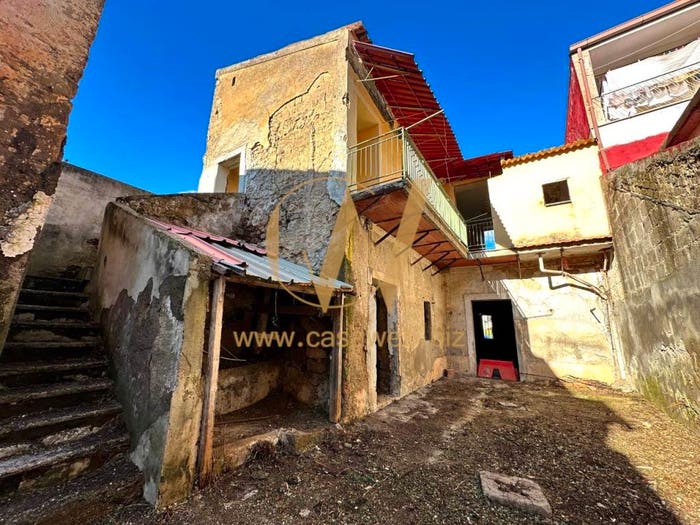 Casa con 6 locali in vendita in Vico Luigi Castiello, Casagiove