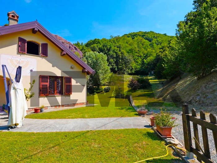 Casa con 6 locali in vendita in Via Caduti di Cravasco, Cravasco, Campomorone