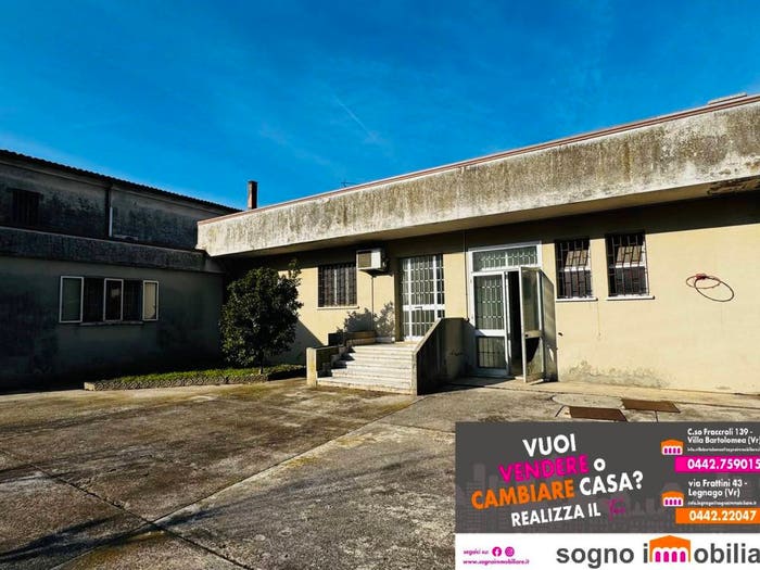 Appartamento trilocale in vendita in Via Pier Domenico Frattini, Centro, Legnago