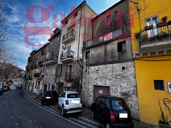 Appartamento trilocale in vendita in SAN FILI via Rinacchio snc, Centro, San Fili