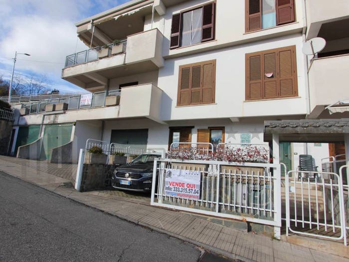 Appartamento con 6 locali in vendita in VIA GEROLAMO SAMBIASE, Acquedotto, Cosenza