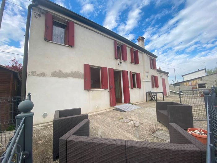 Casa quadrilocale in vendita in Via Vittorio Emanuele, Centro, Canaro