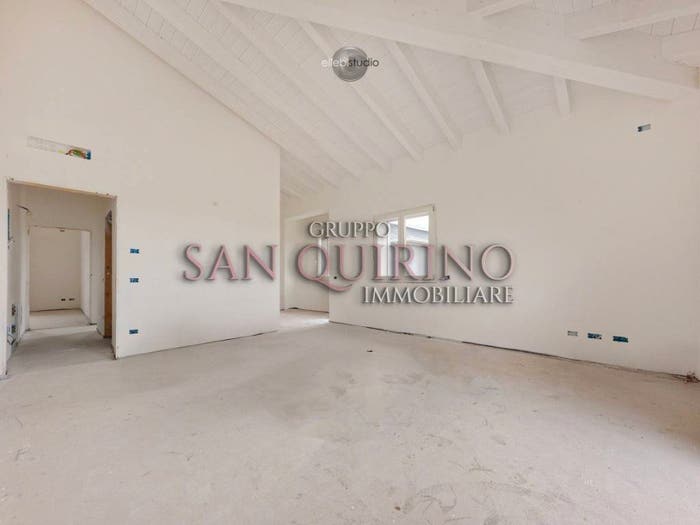 Casa quadrilocale in vendita in Via Claudia, Centro, Maranello