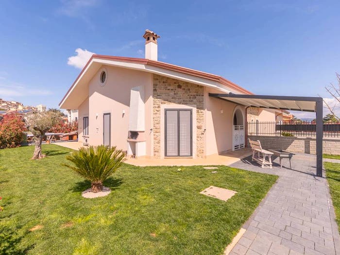 Casa con 5 locali in vendita in Via Pian Quintino, Colonna