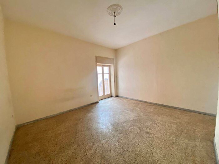 Appartamento con 6 locali in vendita in Centro, Palma Campania