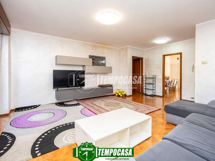 Appartamento quadrilocale in vendita in Via Liberta' AB, Osio Sotto