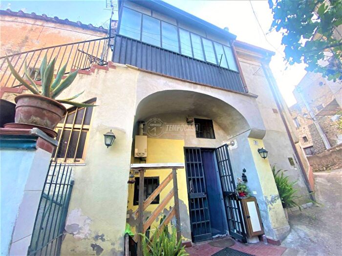 Casa trilocale in vendita in Via Annunziata, Valle di Maddaloni