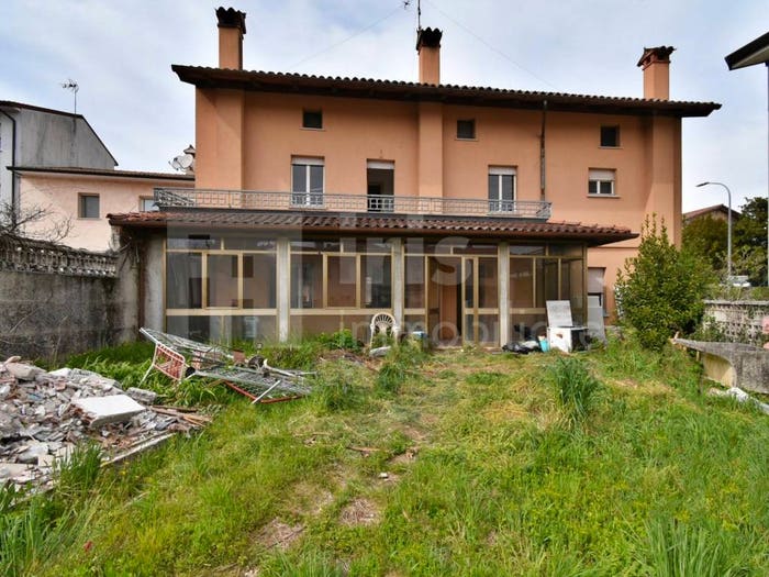 Casa con 6 locali in vendita in Via San Zenone degli Ezzelini, Centro, Majano