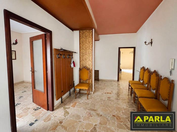 Appartamento con 6 locali in vendita in Via Regina Elena, Canicattì